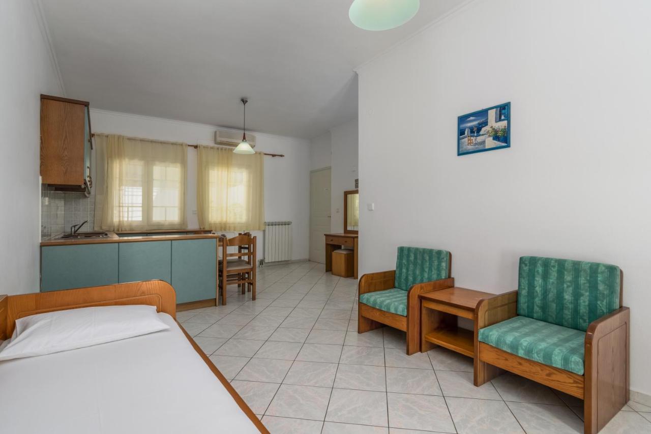 Tina'S Apartments Адамас Екстер'єр фото